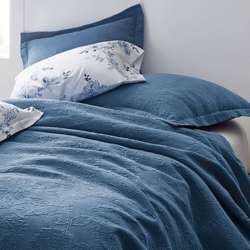 Full Cotton Matelasse Coverlet in Dark Gray I7309