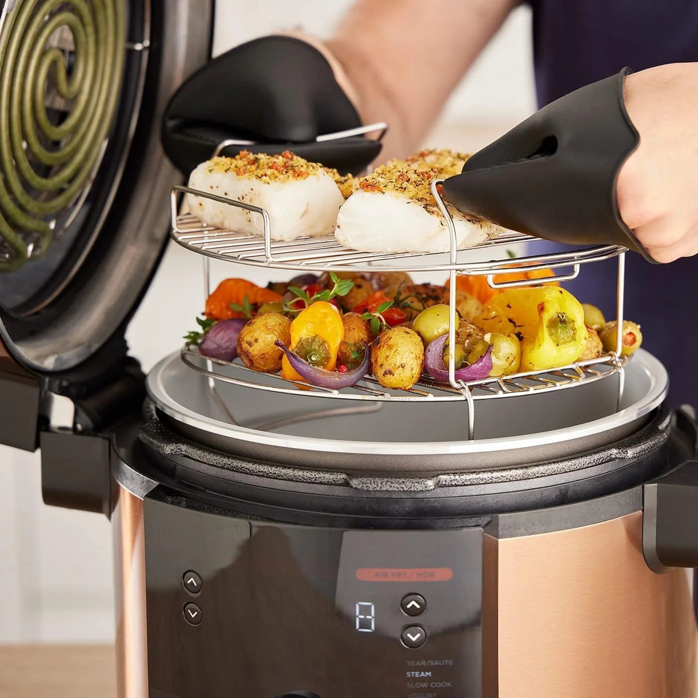 Restored Ninja 8 Qt. Pressure Cooker Steam Fryer with 5 Qt. Crisp Basket G5305