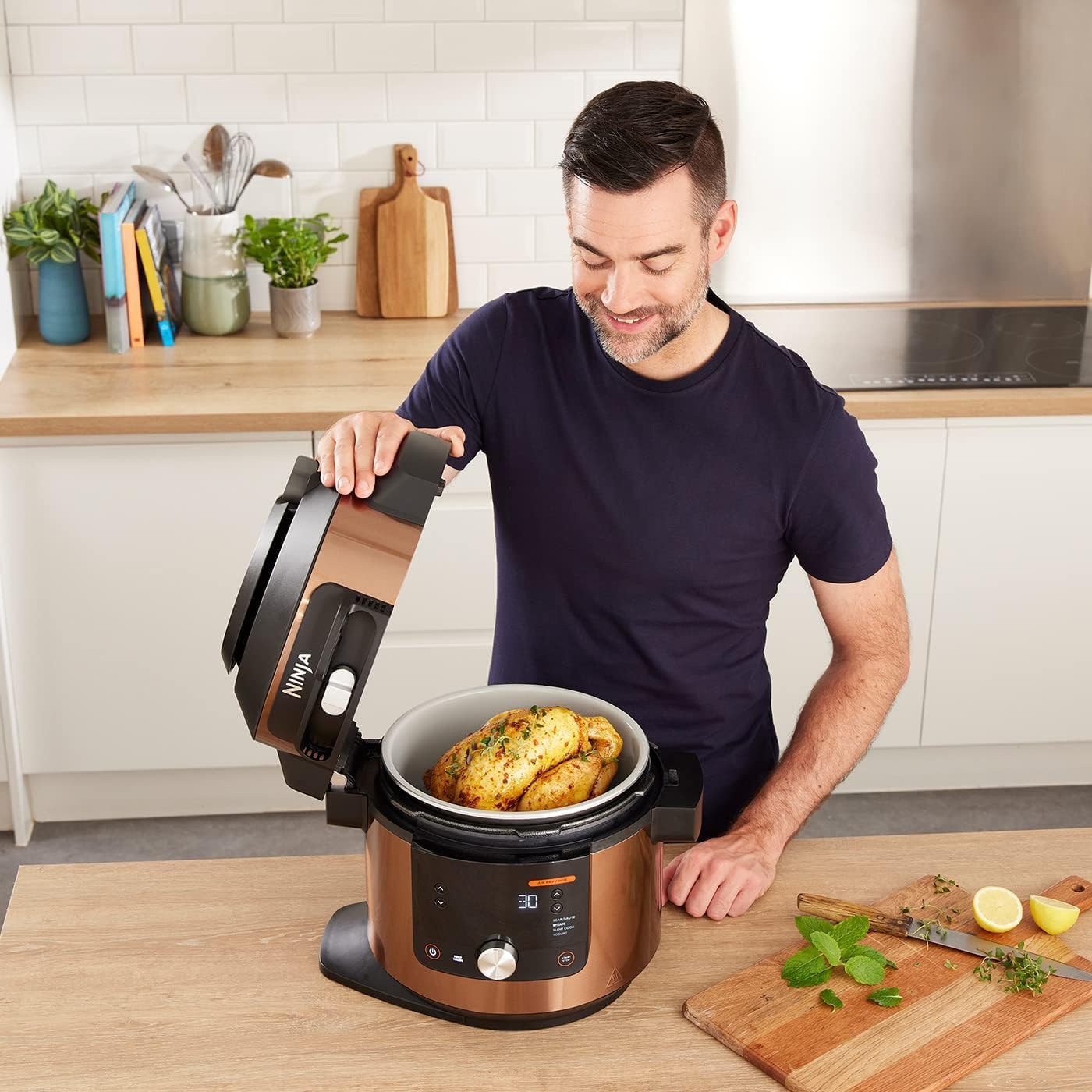 Restored Ninja 8 Qt. Pressure Cooker Steam Fryer with 5 Qt. Crisp Basket G5305