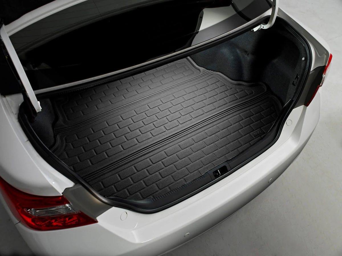 Black Cargo Liner O5052